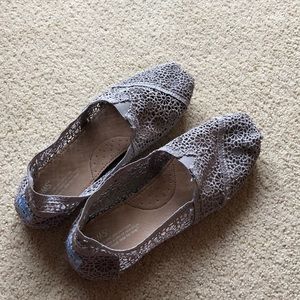 Lace toms